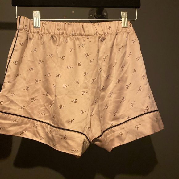 Victoria Secret sleeping set - Picture 4 of 4